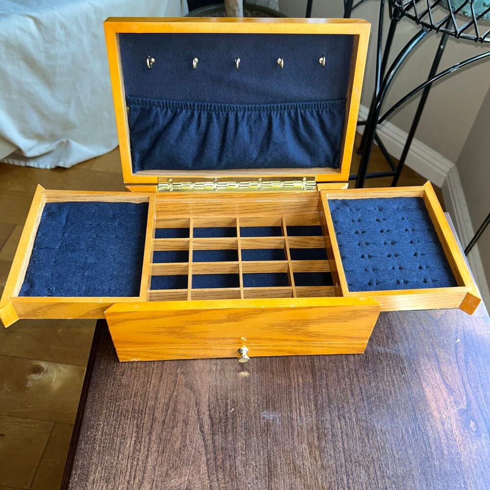 Lori Greiner Deluxe Jewelry Organizer Case Wooden Fold Out Storage